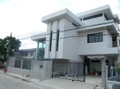 ตัวอย่างการสร้างบ้านเดี่ยว สไตล์โมเดิร์นเหมาะสำหรับคนรุ่นใหม่